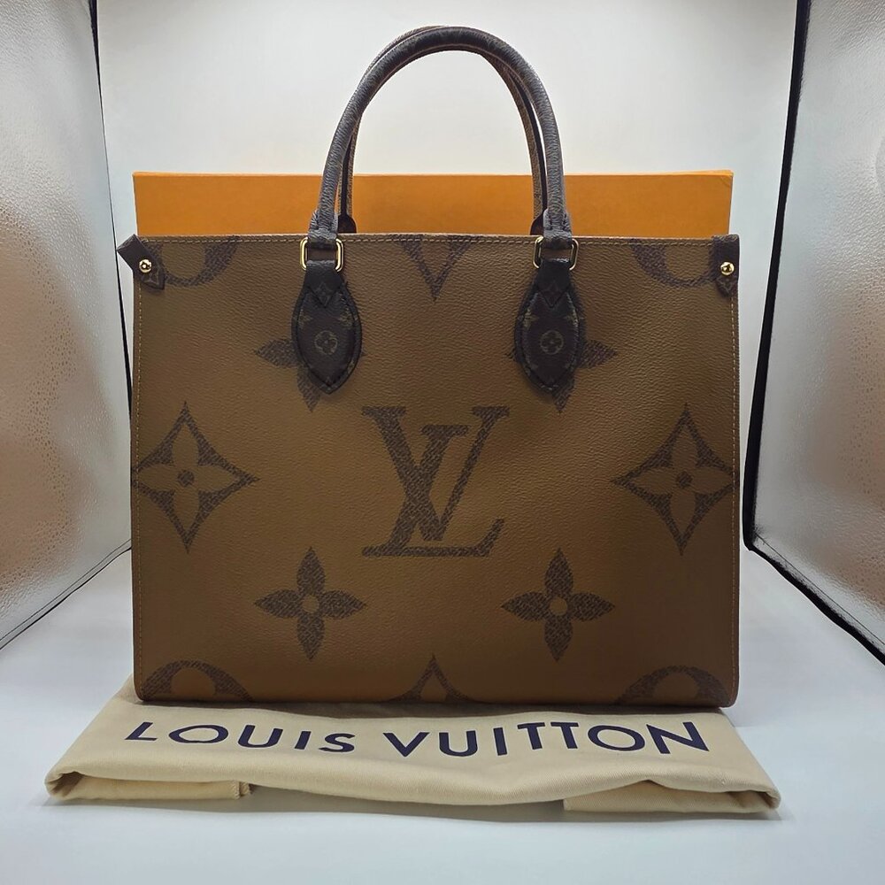 Women's On the Go MM Reverse Monogram